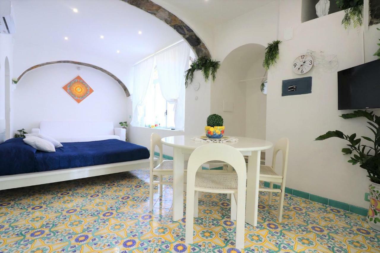 Sorrento Realty Holidays - Erika Apt Apartment Positano Ngoại thất bức ảnh
